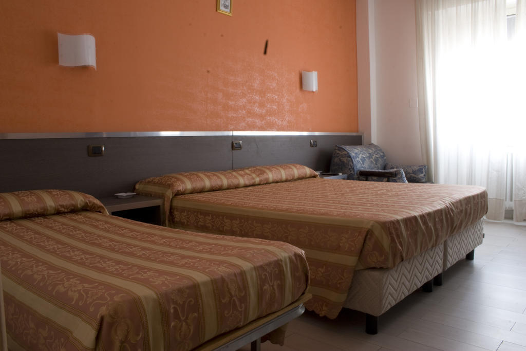 Hotel Renato Sesto San Giovanni Bilik gambar