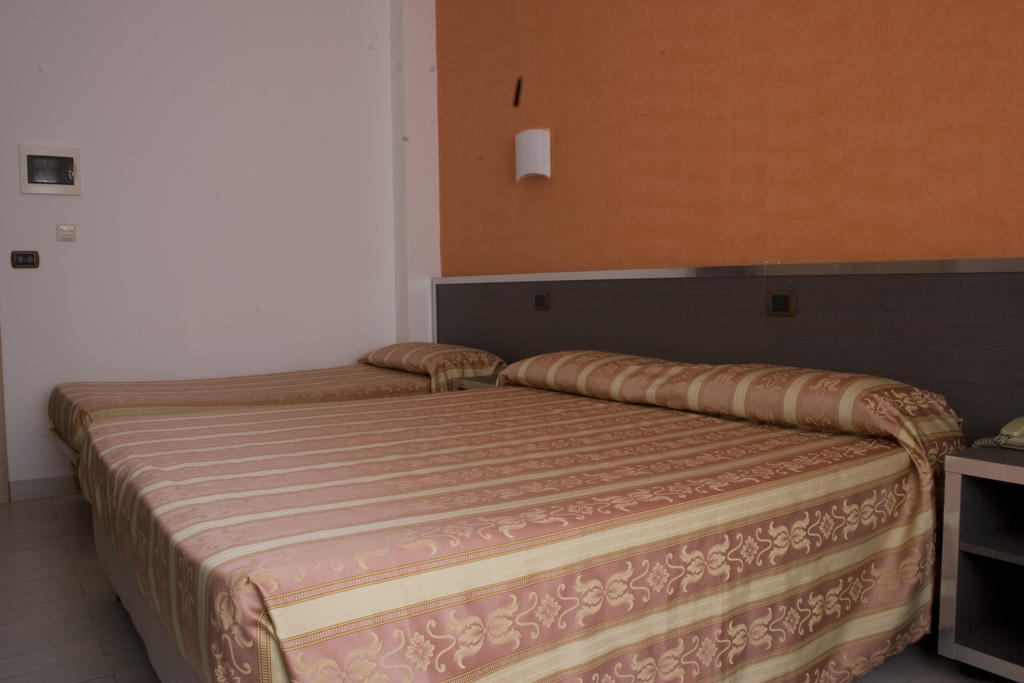 Hotel Renato Sesto San Giovanni Bilik gambar