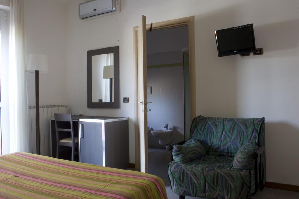 Hotel Renato Sesto San Giovanni Bilik gambar