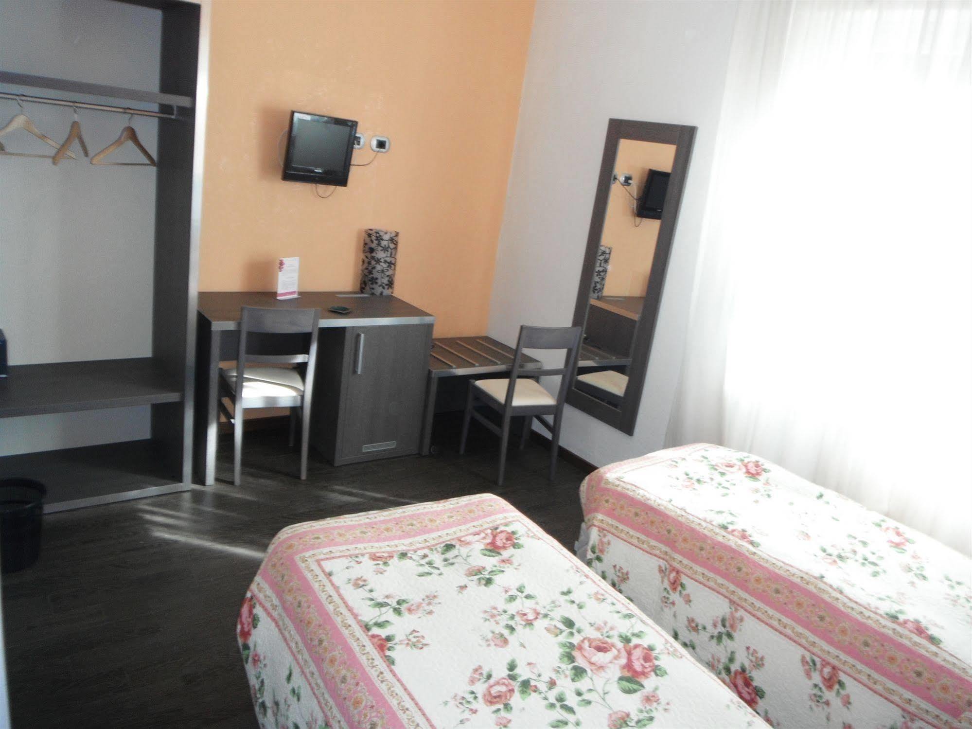 Hotel Renato Sesto San Giovanni Luaran gambar